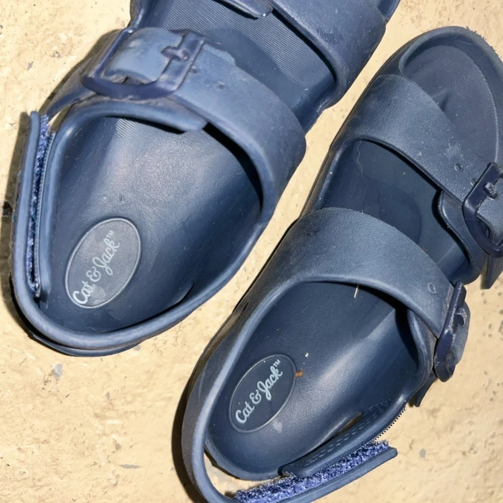 Cat & Jack Kids Navy Buckle Sandals